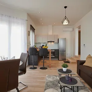  Apartment Kelava